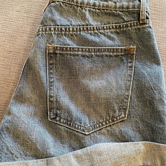 GAP 1969 Best Girlfriend Cuffed High Rise Denim Shorts Size 28R EUC - Picture 10 of 12